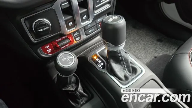 Jeep Wrangler 2025 thumb 8
