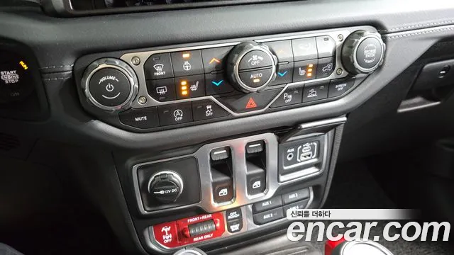 Jeep Wrangler 2025 thumb 9