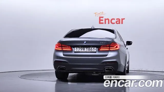 BMW 5-Series 2019 thumb 3