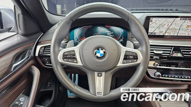 BMW 5-Series 2019 thumb 12