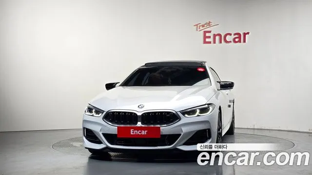 BMW 8-Series 2023 thumb 3