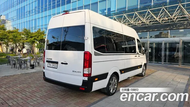Hyundai Staria 2019 thumb 2