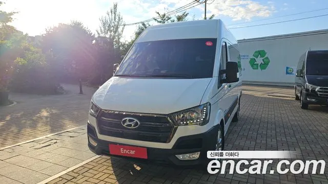 Hyundai Staria 2019 thumb 3