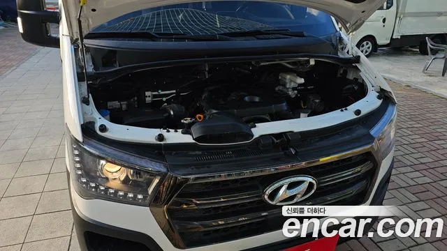 Hyundai Staria 2019 thumb 6