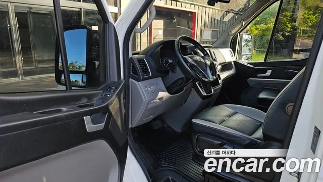 Hyundai Staria 2019 thumb 10
