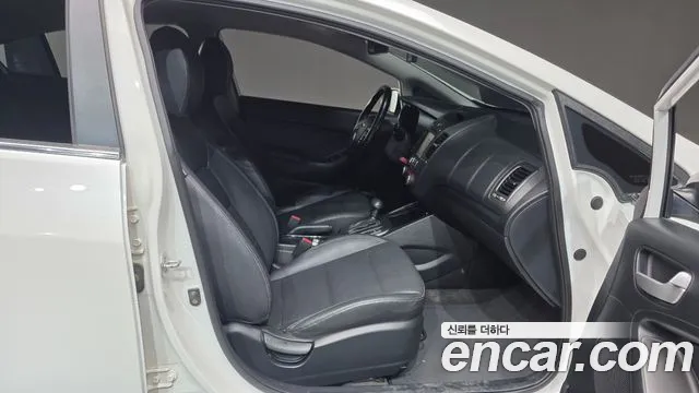 Kia K3 2014 thumb 10