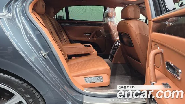 Bentley Flying Spur 2017 thumb 11