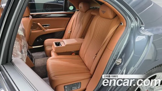 Bentley Flying Spur 2017 thumb 12