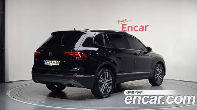 Volkswagen Tiguan 2020 thumb 2