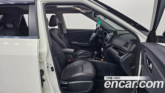 KG_Mobility_Ssangyong TIBOLI 2017 thumb 10