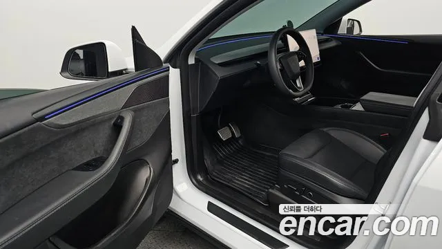 Tesla Model Y 2025 thumb 10