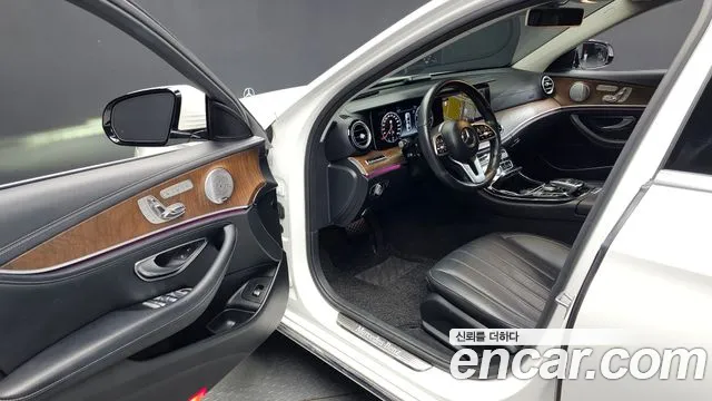 Mercedes-Benz E-Класс 2018 thumb 10