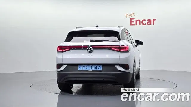 Volkswagen ID.4 2023 thumb 3