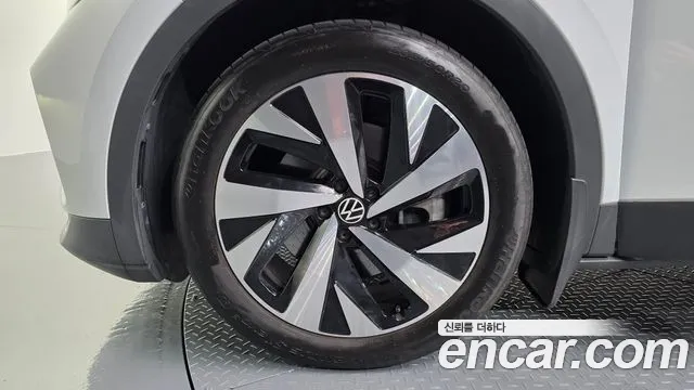 Volkswagen ID.4 2023 thumb 4