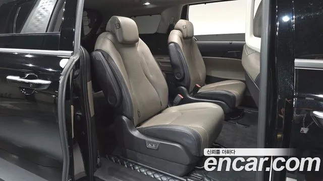 Kia Carnival 2024 thumb 10