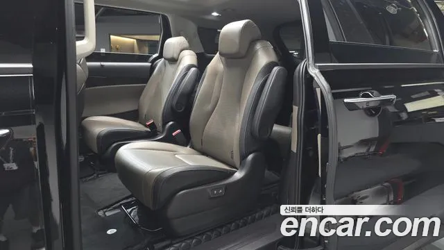 Kia Carnival 2024 thumb 11