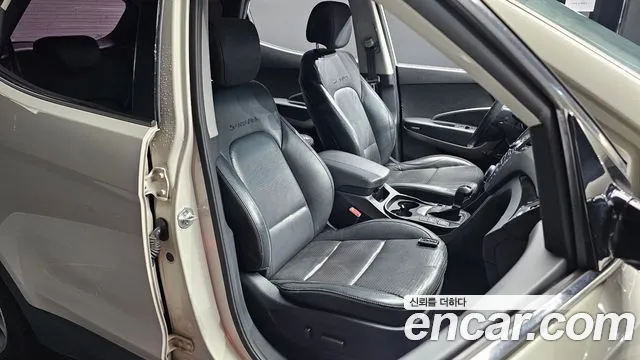 Hyundai Santa Fe 2012 thumb 12