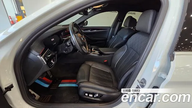 BMW 5-Series 2022 thumb 10