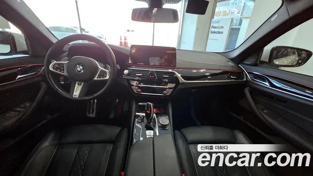 BMW 5-Series 2022 thumb 11
