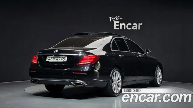 Mercedes-Benz E-Класс 2019 thumb 2