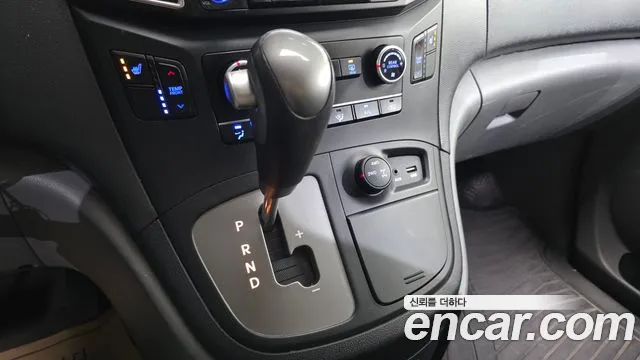 Hyundai Starex 2016 thumb 9