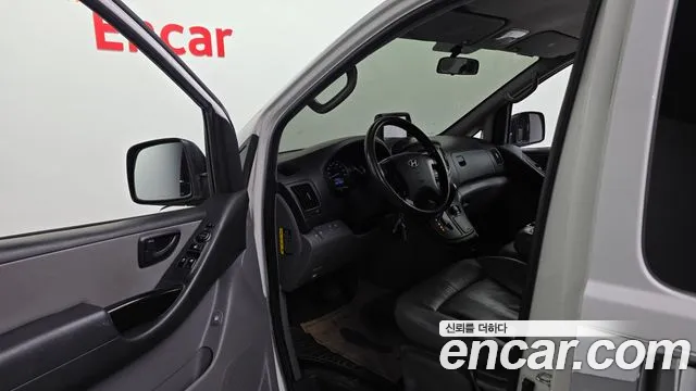 Hyundai Starex 2016 thumb 10