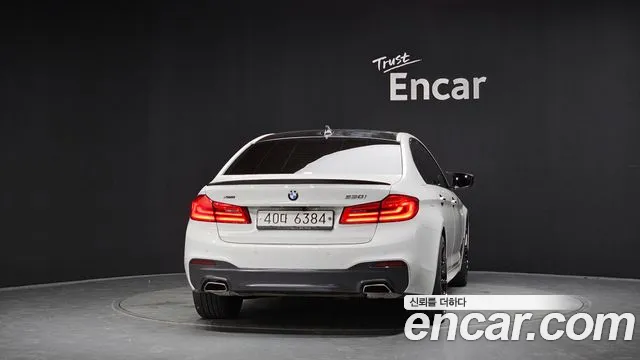 BMW 5-Series 2017 thumb 3