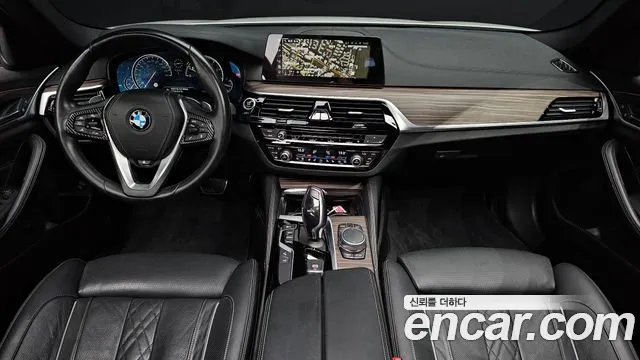 BMW 5-Series 2017 thumb 6