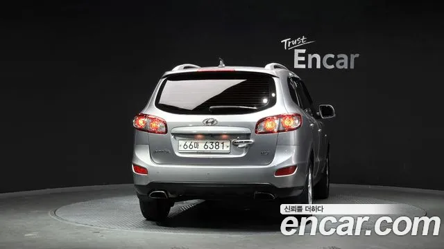 Hyundai Santa Fe 2010 thumb 4
