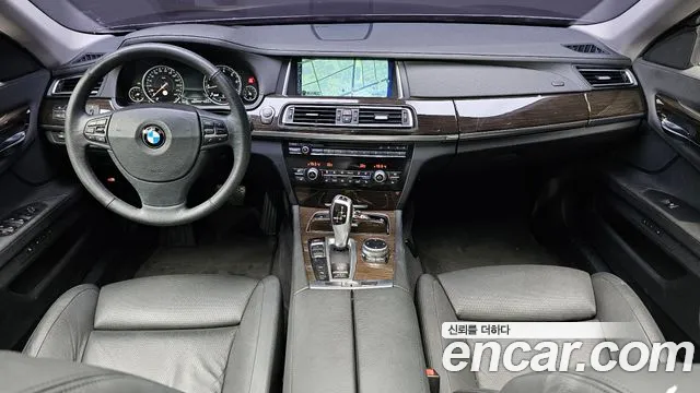 BMW 7-Series 2014 thumb 7