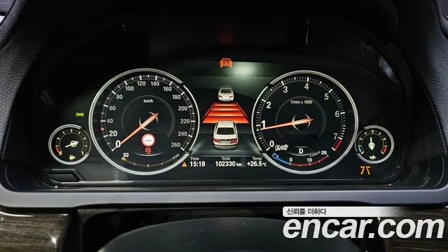 BMW 7-Series 2014 thumb 8