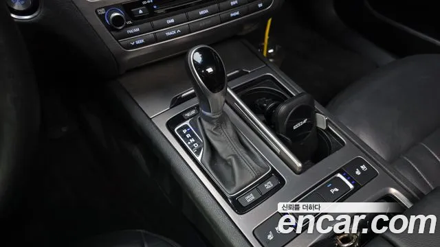 Hyundai Genesis 2016 thumb 9