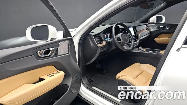 Volvo XC60 2021 thumb 10
