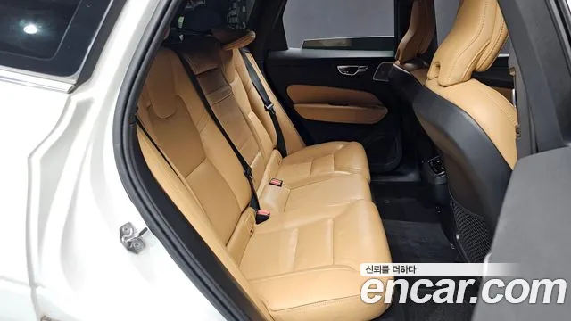 Volvo XC60 2021 thumb 11