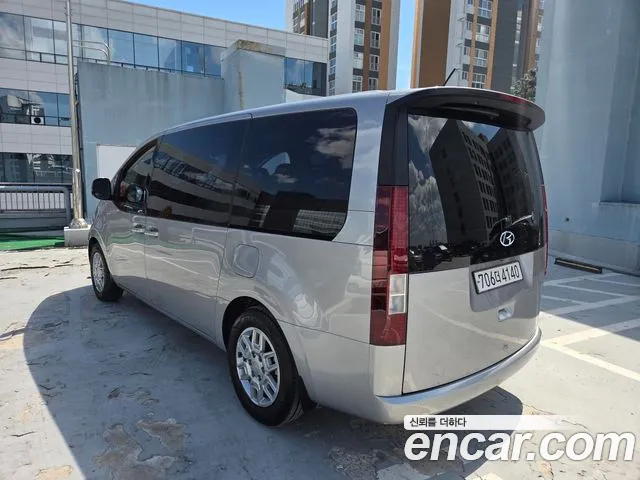 Hyundai Staria 2022 thumb 2