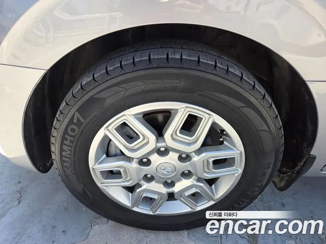 Hyundai Staria 2022 thumb 5