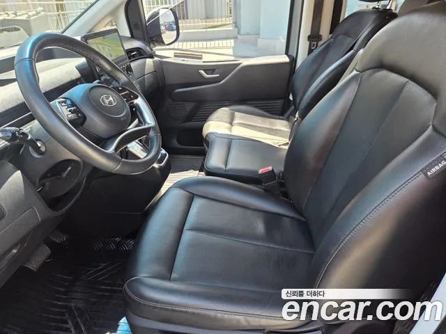 Hyundai Staria 2022 thumb 10