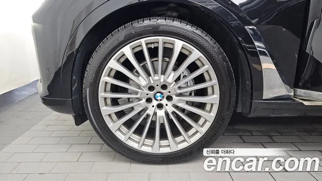 BMW X7 2022 thumb 5