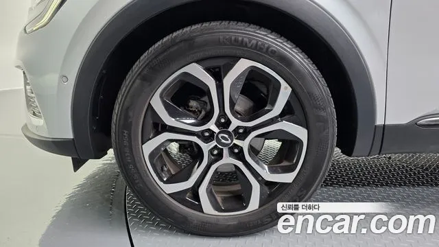 Renault-KoreaSamsung Arkana 2022 thumb 4