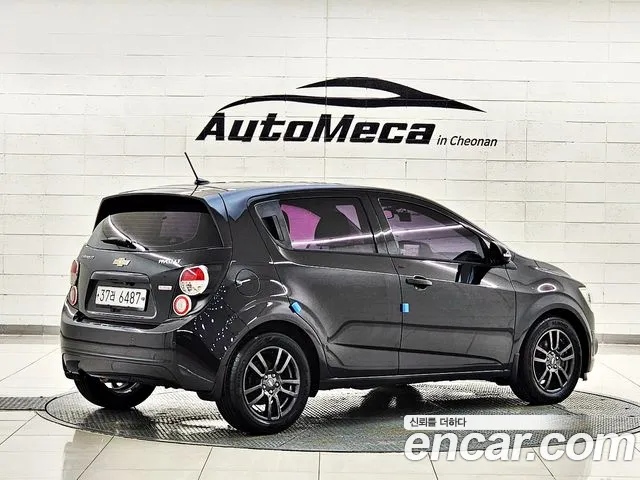 ChevroletGMDaewoo Aveo 2015 thumb 4