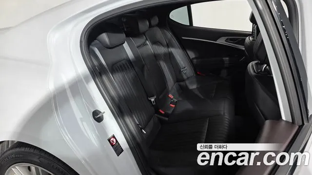 Genesis G70 2019 thumb 10