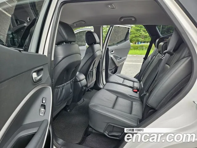 Hyundai Santa Fe 2016 thumb 10