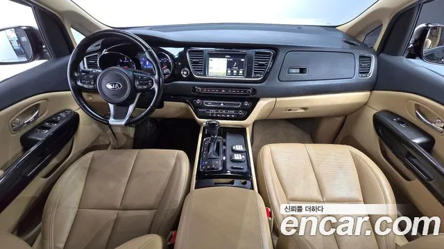 Kia Carnival 2015 thumb 7