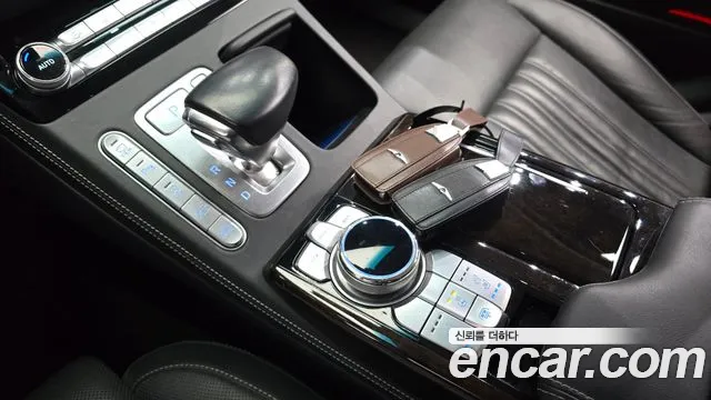 Genesis G90 2019 thumb 9