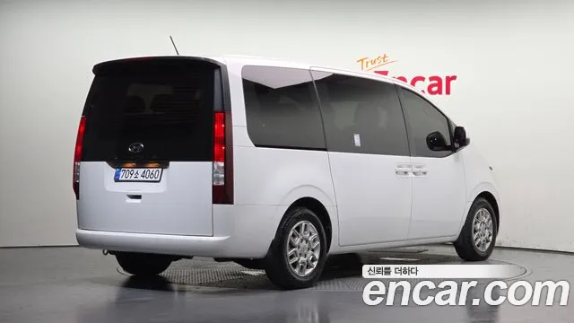 Hyundai Staria 2022 thumb 2
