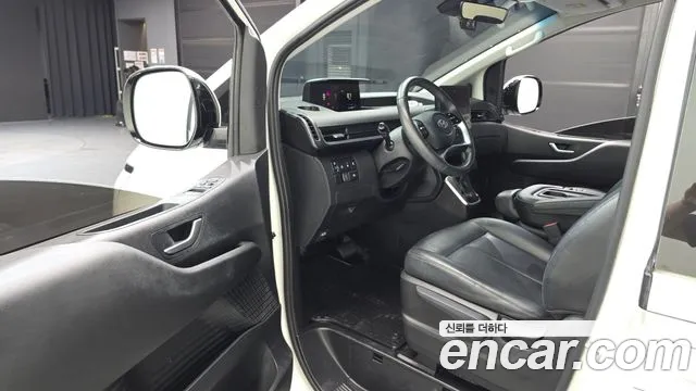 Hyundai Staria 2022 thumb 10