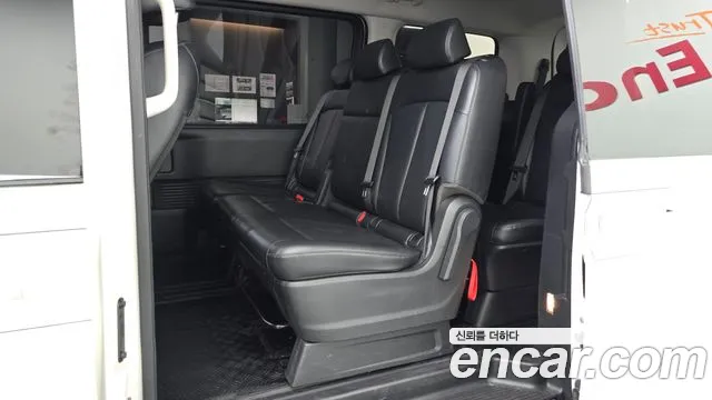 Hyundai Staria 2022 thumb 11