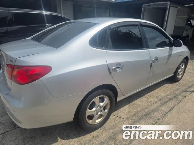 Hyundai Avante 2010 thumb 2
