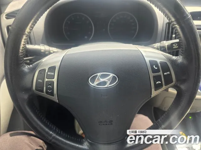 Hyundai Avante 2010 thumb 7