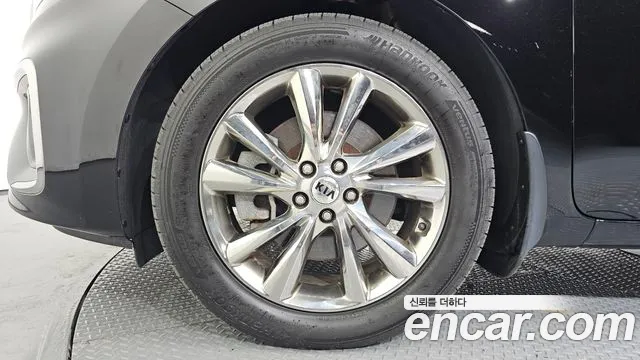 Kia Carnival 2018 thumb 5